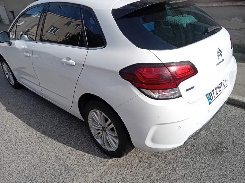 Samochód Citroen C4 2016r Tablicy ukraińskie - 01 Samochód Citroen C4 2016r Tablicy ukraińskie - 01