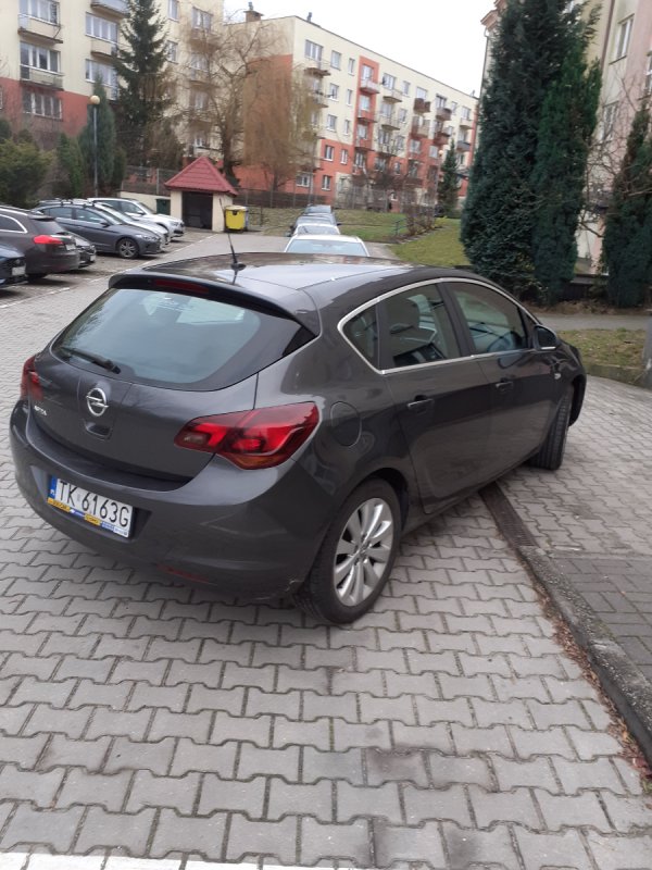 Opel Astra J 2010 Cosmo 1 właśc 79 tys km bezwypadkowy - 03 Opel Astra J 2010 Cosmo 1 właśc 79 tys km bezwypadkowy - 03