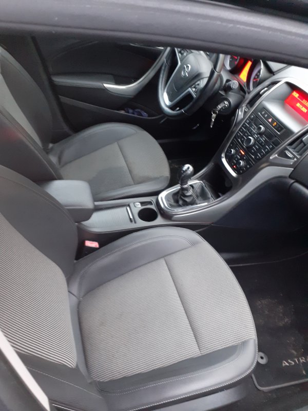 Opel Astra J 2010 Cosmo 1 właśc 79 tys km bezwypadkowy - 04 Opel Astra J 2010 Cosmo 1 właśc 79 tys km bezwypadkowy - 04