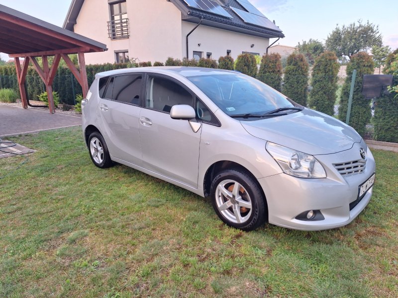 Toyota verso 1.8benzyna 7 osobowy. - 08 Toyota verso 1.8benzyna 7 osobowy. - 08
