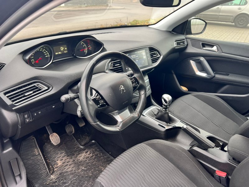 Peugeot 308 T9 Kombi 130 KM Benzyna Zadbany - 04 Peugeot 308 T9 Kombi 130 KM Benzyna Zadbany - 04