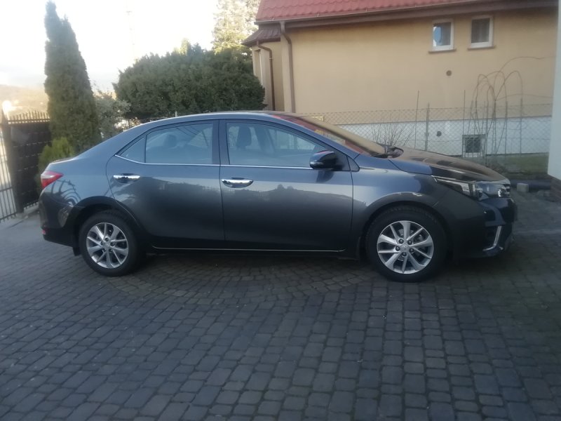 Sprzedam toyotę corollę 2014r - 06 Sprzedam toyotę corollę 2014r - 06