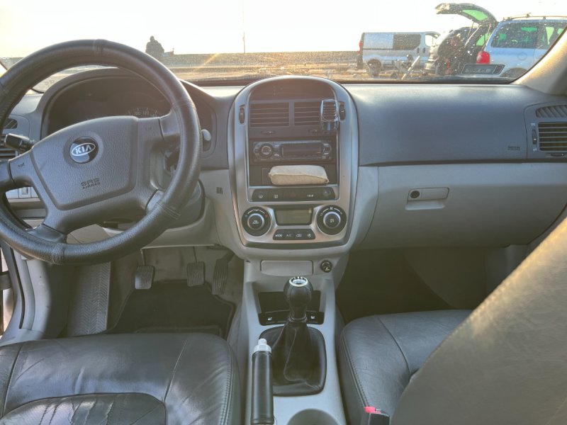 Kia Cerato 2.0 CRDi LX - 06 Kia Cerato 2.0 CRDi LX - 06