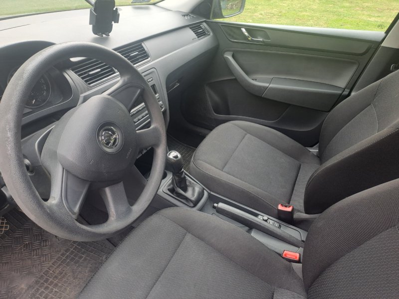SKODA RAPID 1.2 TSI pierwszy właściciel przebieg 1 - 04 SKODA RAPID 1.2 TSI pierwszy właściciel przebieg 1 - 04