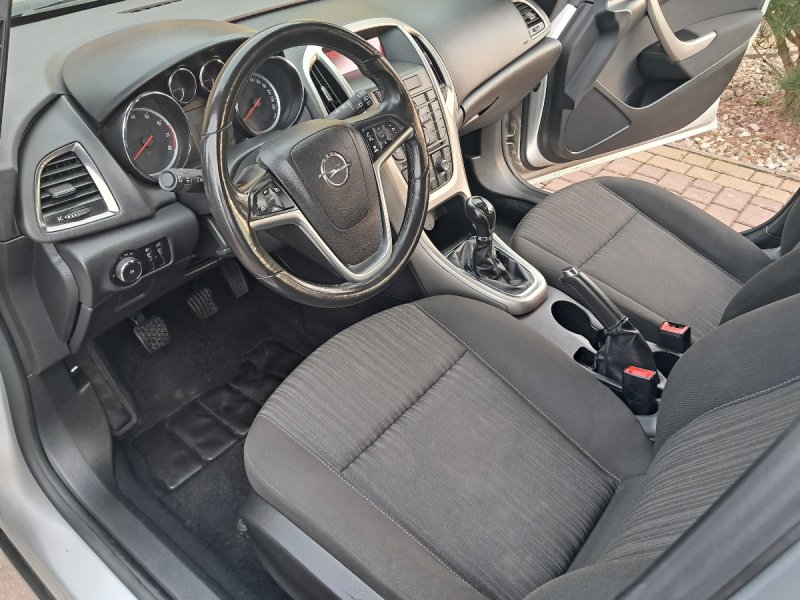 Opel Astra 1.4 benzyna, 129 tys km - 04 Opel Astra 1.4 benzyna, 129 tys km - 04