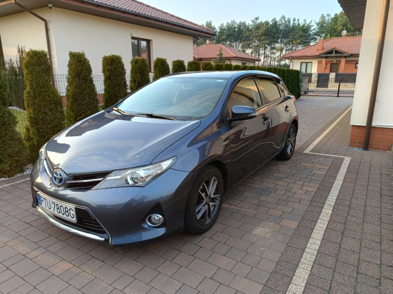 Toyota Auris 2015r. 1,8 Hybrid, Os.pryw. - 08 Toyota Auris 2015r. 1,8 Hybrid, Os.pryw. - 08
