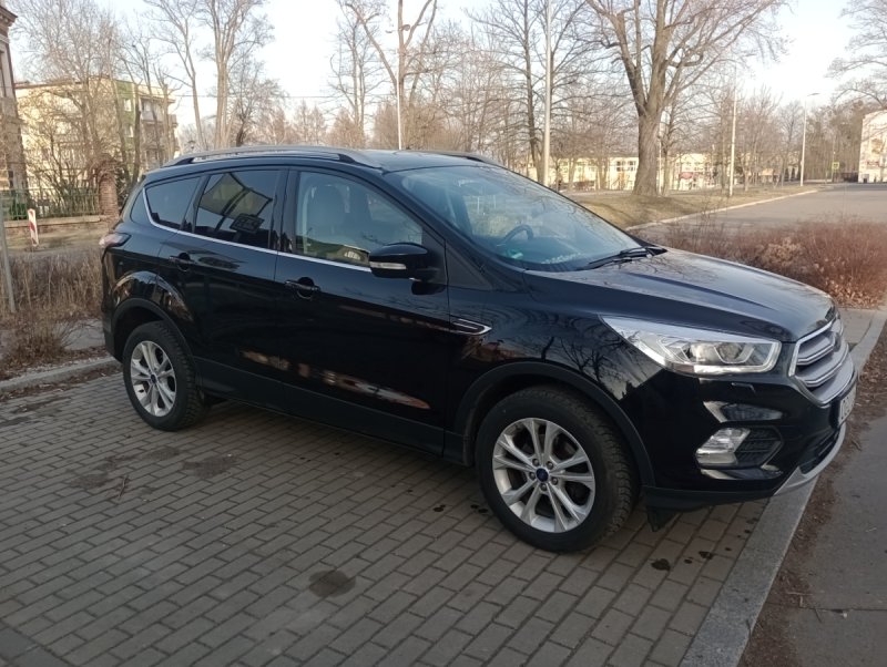 Ford Kuga 1.5 EcoBoost 2x4 Black Silver