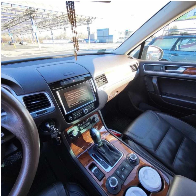 Sprzedaż samochodu osobowego Volkswagen Touareg BM - 01 Sprzedaż samochodu osobowego Volkswagen Touareg BM - 01