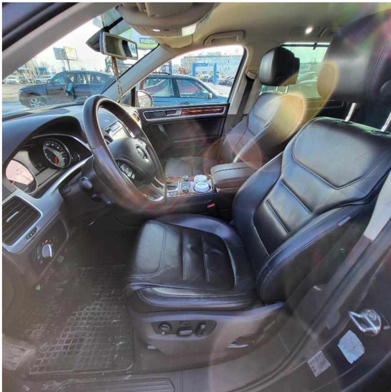 Sprzedaż samochodu osobowego Volkswagen Touareg BM - 02 Sprzedaż samochodu osobowego Volkswagen Touareg BM - 02