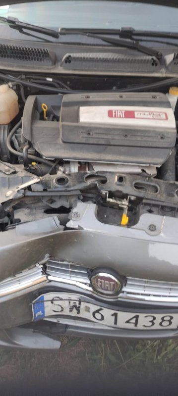Fiat bravo z 2011 roku uszkodzony