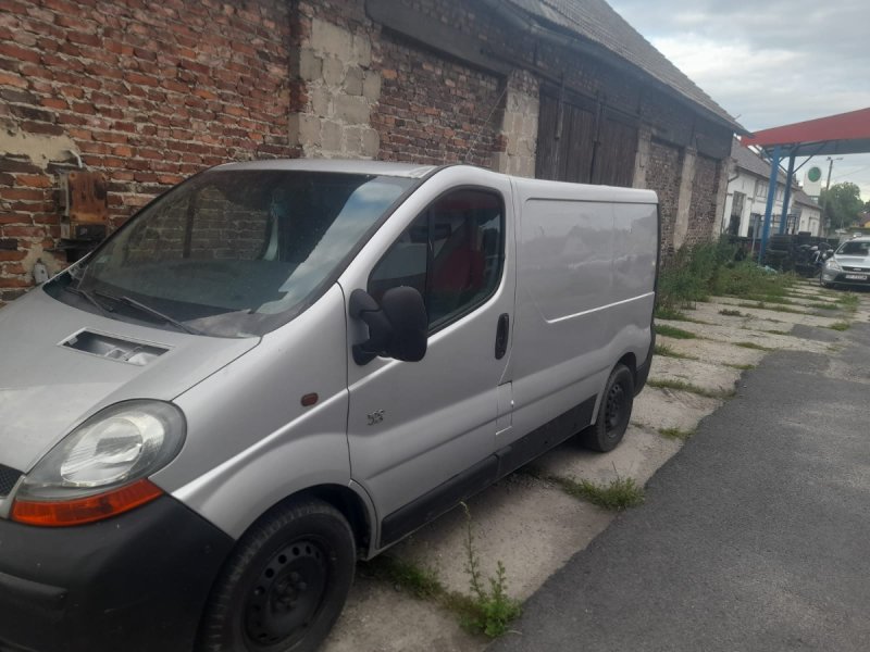 Renault Trafic 1.9dci 2002r - 01