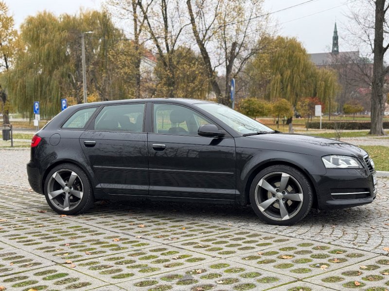 Audi A3 8P Sportback 1.6 TDI - 01
