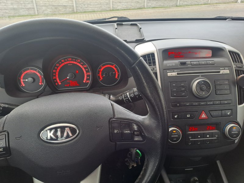 Kia ceed 2011 - 01