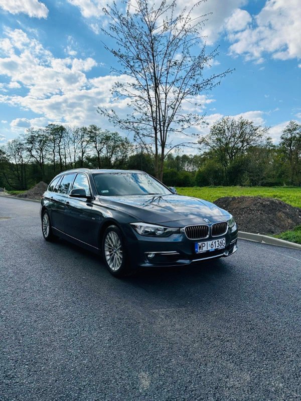 BMW Seria 3 320i Touring Luxury Line