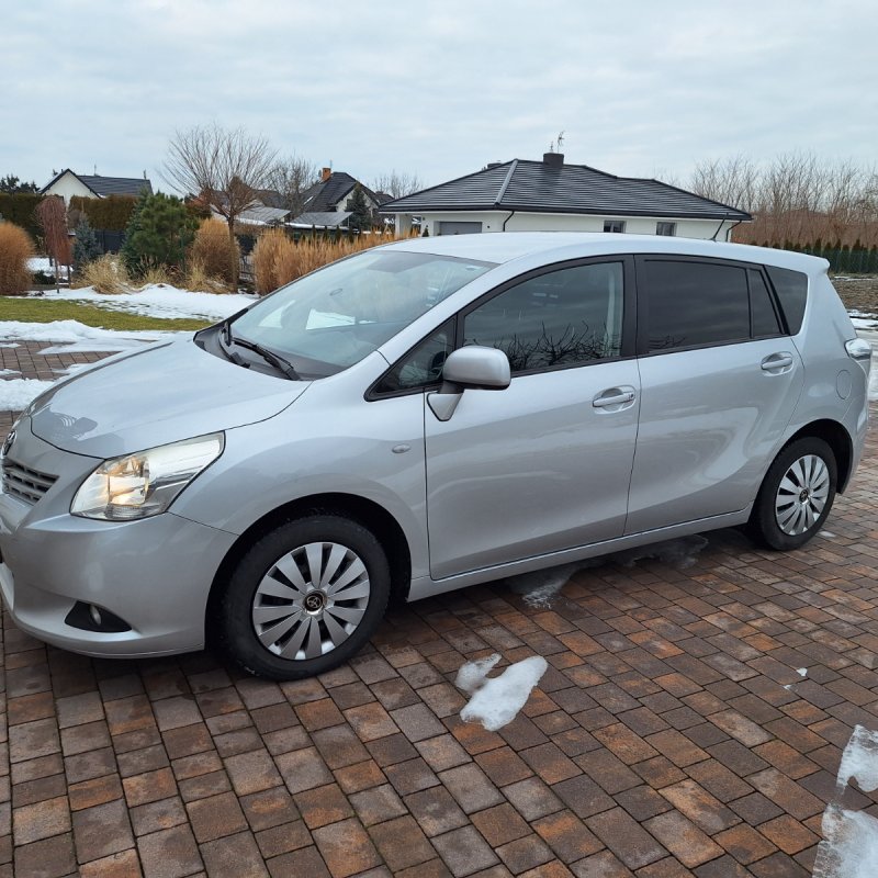 Toyota verso 1.8benzyna 7 osobowy.
