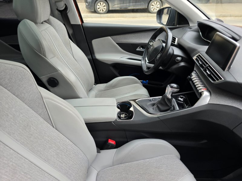 Peugeot 3008 SUV - 08
