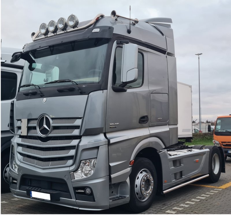 Mercedes Actros 1845