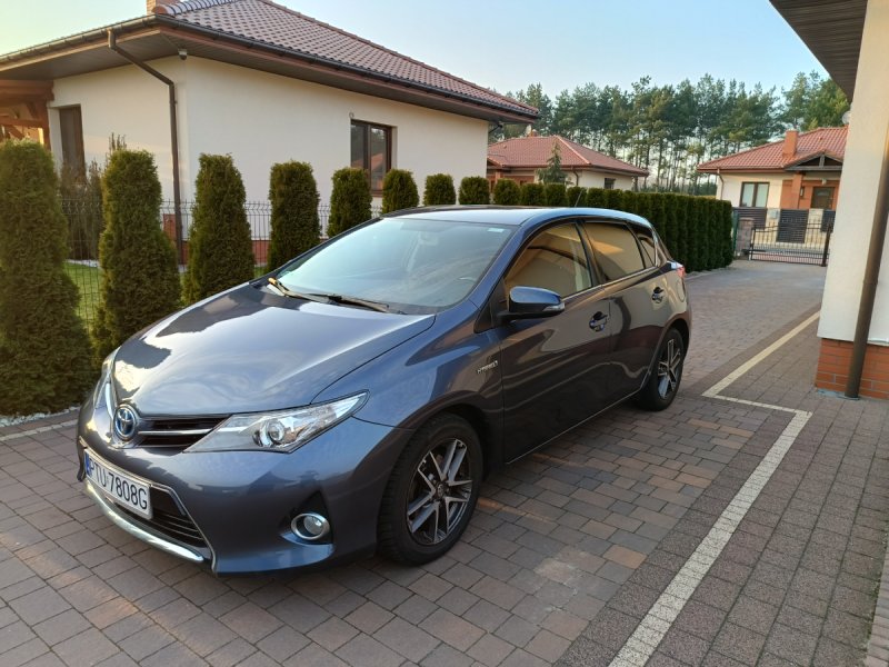 Toyota Auris 2015r. 1,8 Hybrid, Os.pryw.