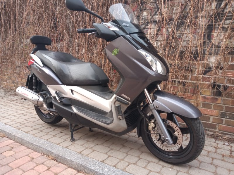 Yamaha X Max 125