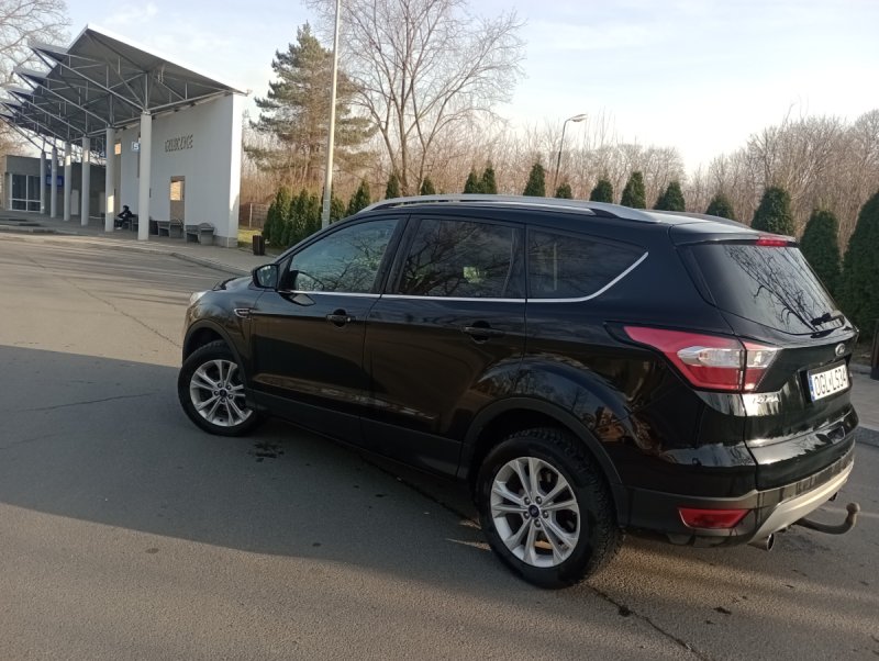 Ford Kuga 1.5 EcoBoost 2x4 Black Silver - 02