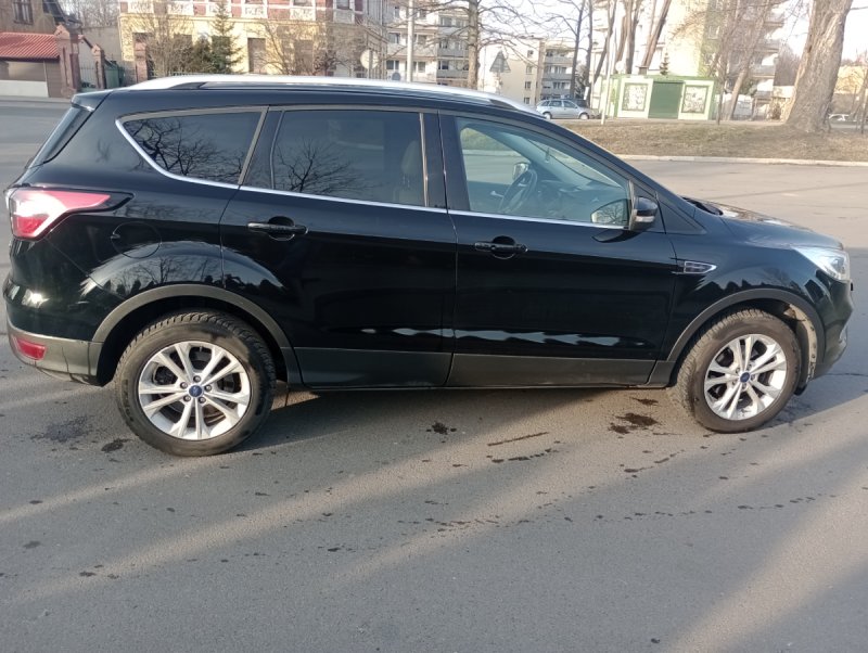 Ford Kuga 1.5 EcoBoost 2x4 Black Silver - 07