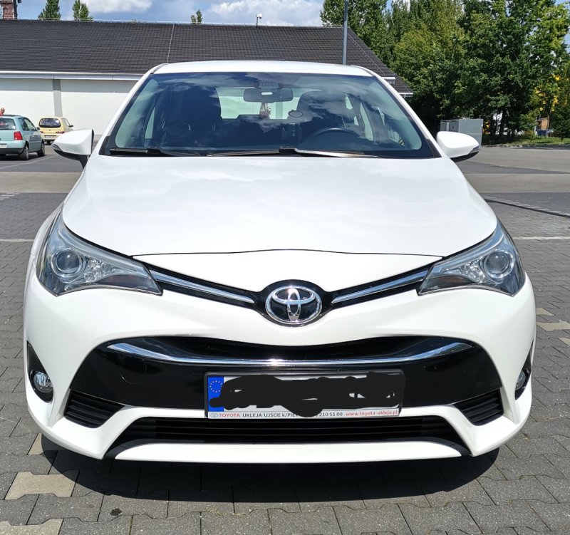 Sprzedam Toyota Avensis - 02
