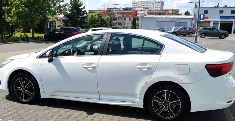 Sprzedam Toyota Avensis - 05