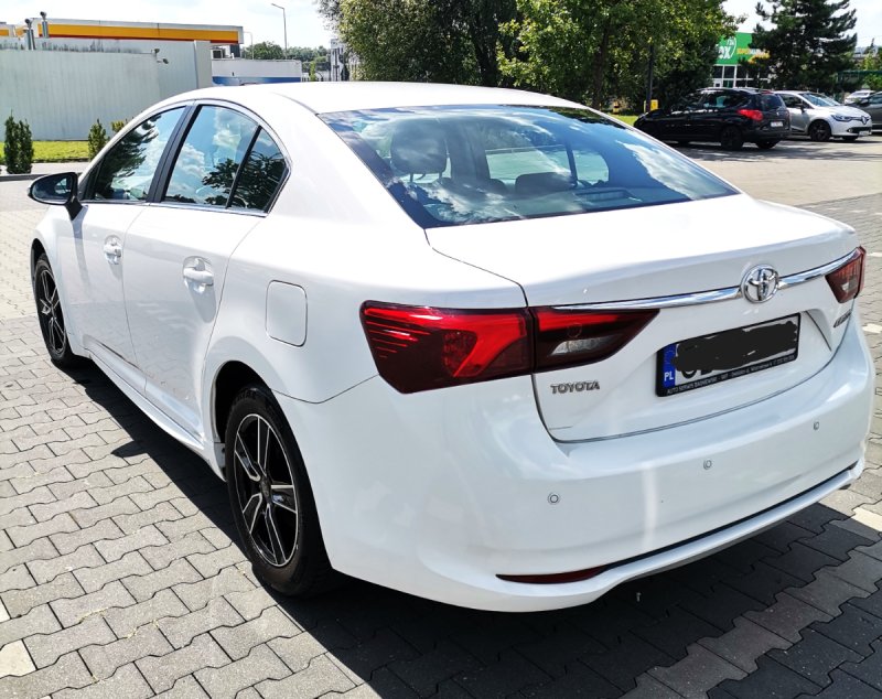 Sprzedam Toyota Avensis - 07
