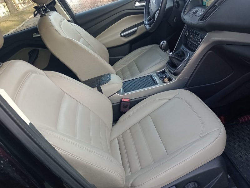 Ford Kuga 1.5B - 04