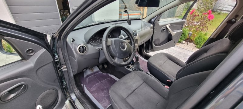 Dacia Sandero Stepway 1.6 b. 2010 - 04