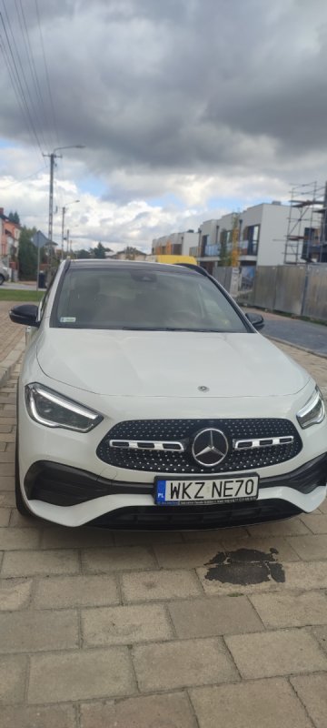 Sprzedam Mercedes GLA maksymalne wyposażenie AMG - 01
