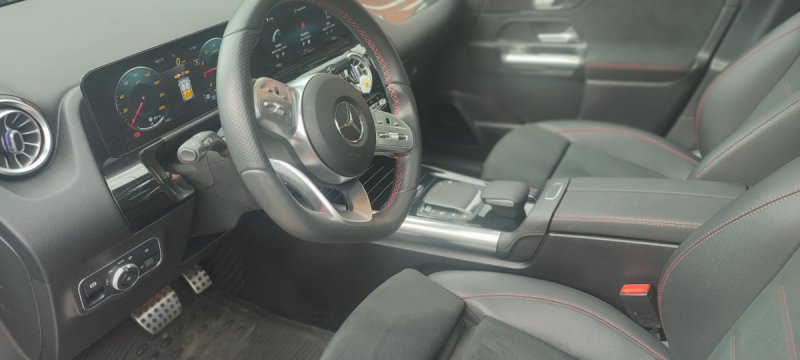Sprzedam Mercedes GLA maksymalne wyposażenie AMG - 03
