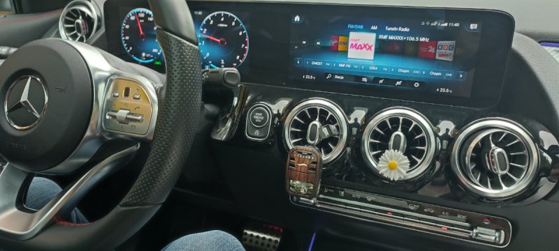 Sprzedam Mercedes GLA maksymalne wyposażenie AMG - 05