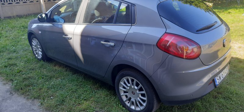 Fiat bravo z 2011 roku uszkodzony - 04