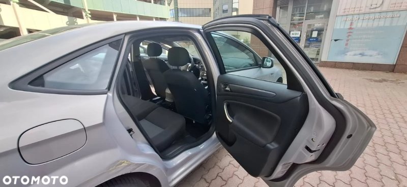 Ford Mondeo 2.0 TDCi Ambiente - 01