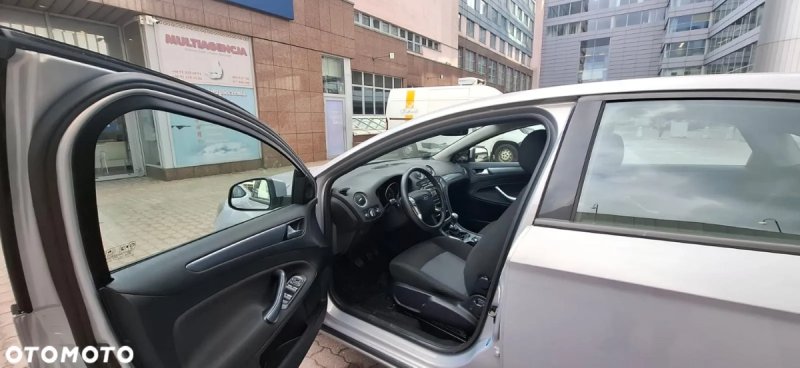 Ford Mondeo 2.0 TDCi Ambiente - 03