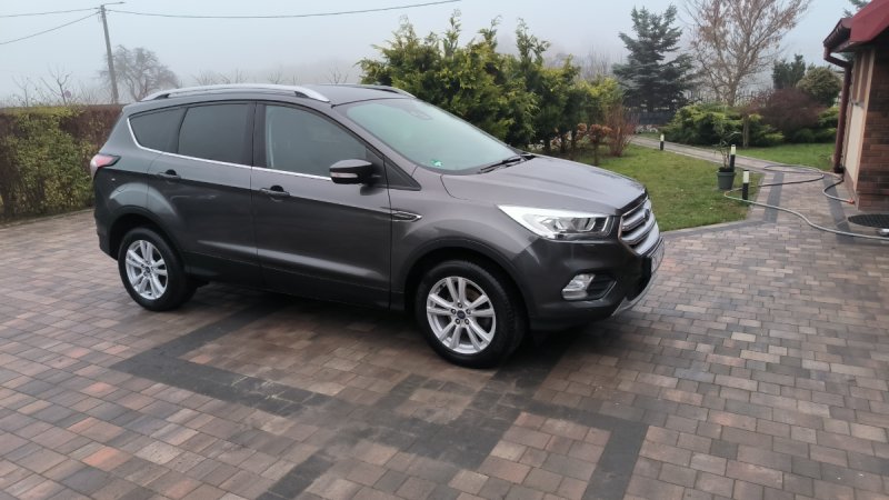 Ford Kuga 2019 benzyna 1,5 manual - 01