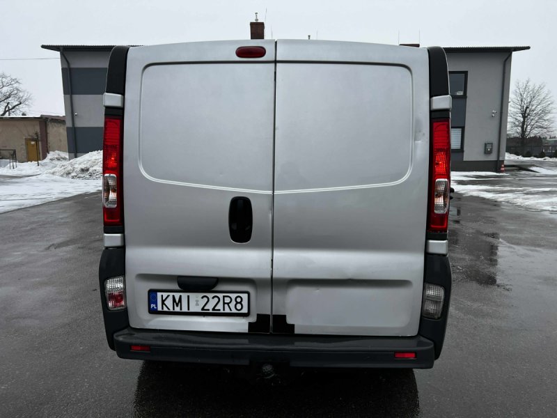 Opel Vivaro 2.5 CDTI L2H1 - 08