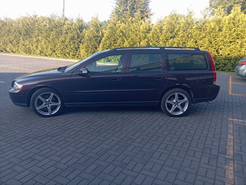 Volvo V70 D5 AWD Momentum - 03 Volvo V70 D5 AWD Momentum - 03