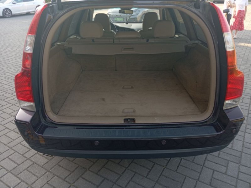 Volvo V70 D5 AWD Momentum - 06 Volvo V70 D5 AWD Momentum - 06