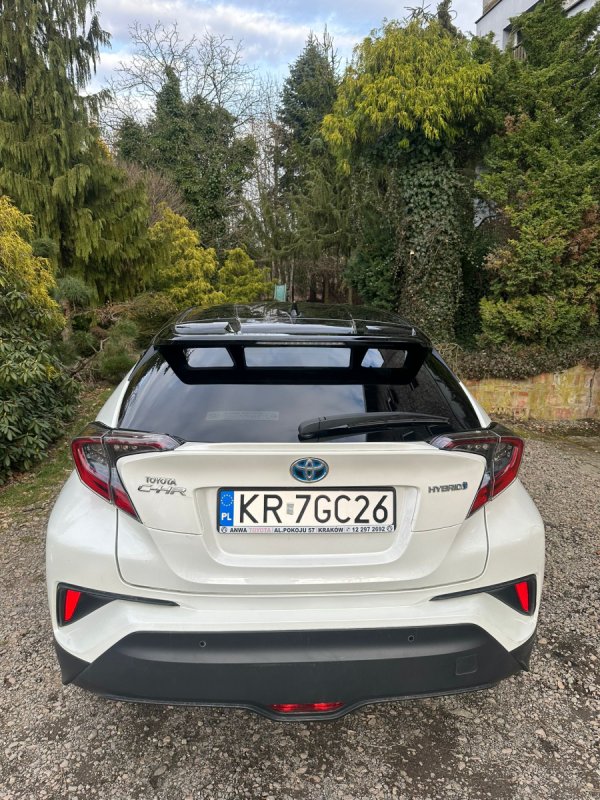 Toyota C HR 1.8 Hybrid 2017 rok - 01 Toyota C HR 1.8 Hybrid 2017 rok - 01