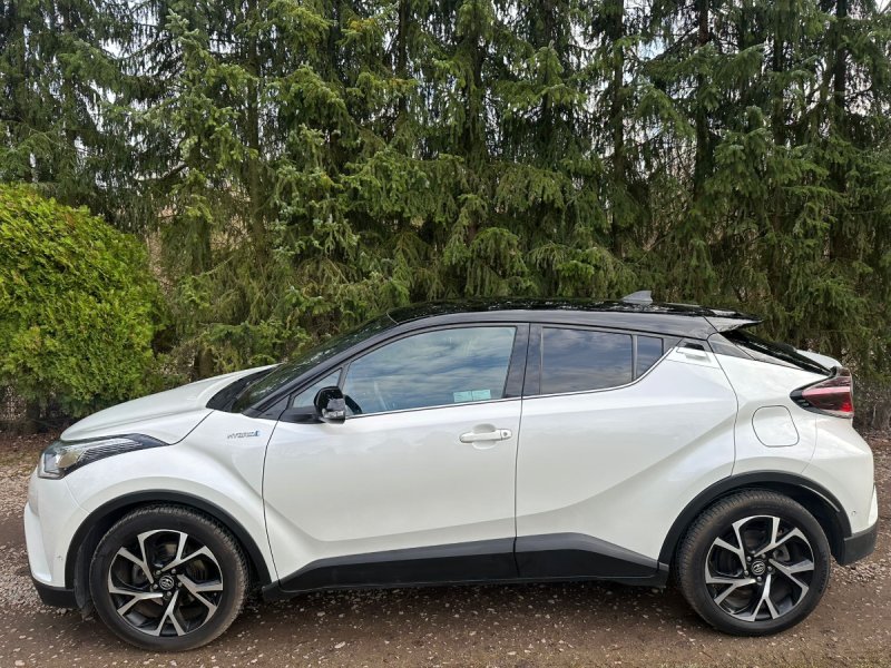 Toyota C HR 1.8 Hybrid 2017 rok - 03 Toyota C HR 1.8 Hybrid 2017 rok - 03