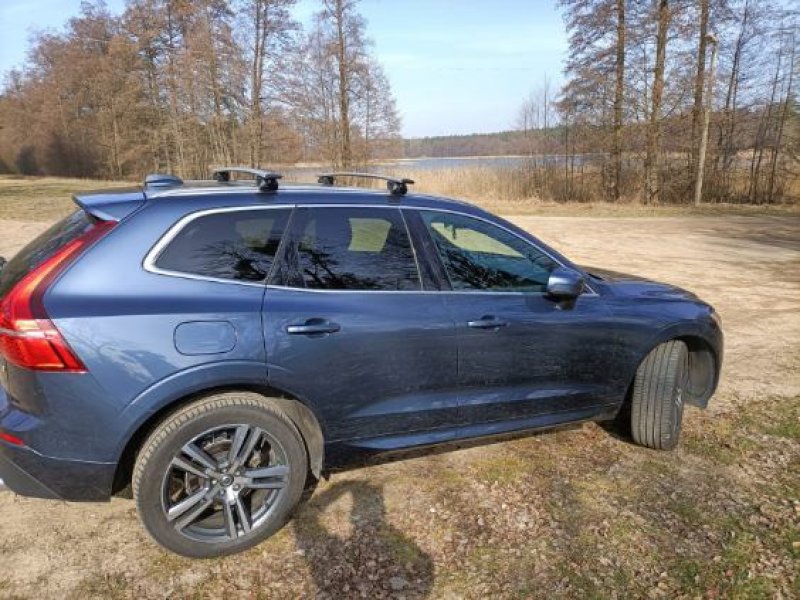 Sprzedam Volvo XC60 T5 AWD Momentum z 2020 - 01 Sprzedam Volvo XC60 T5 AWD Momentum z 2020 - 01