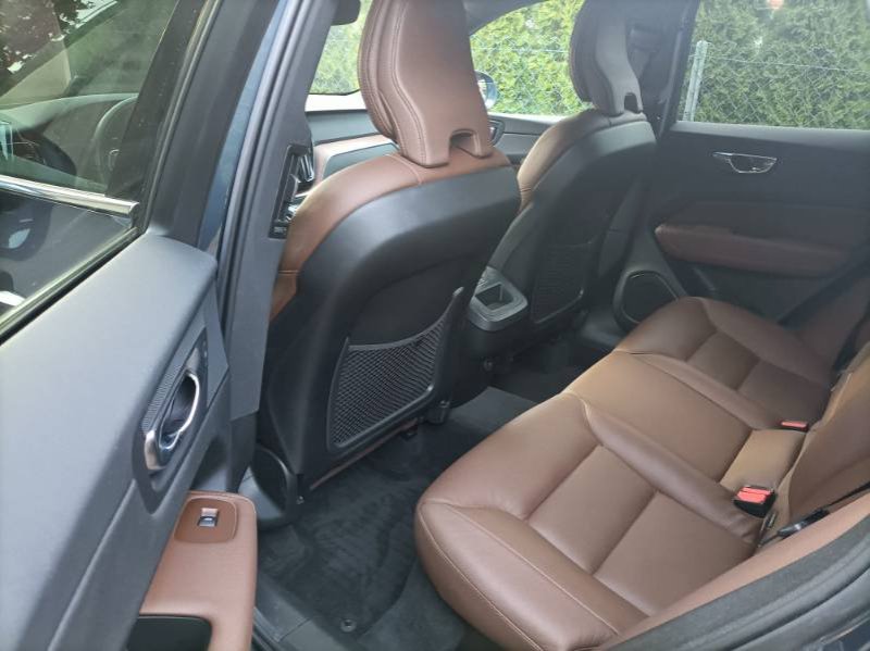 Sprzedam Volvo XC60 T5 AWD Momentum z 2020 - 09