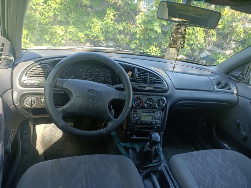 Na sprzedaż: Ford Mondeo hatchback - 01