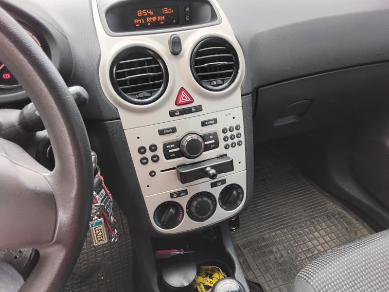 Opel corsa D - 08