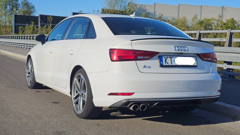 Audi A3 sedan 210kmn stronic - 01