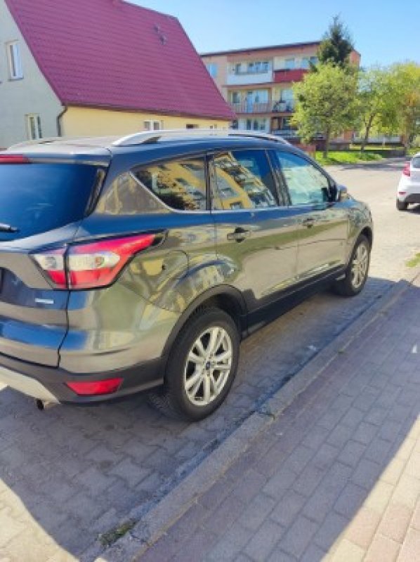 Ford Kuga - 01