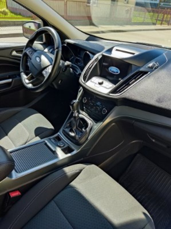Ford Kuga - 02