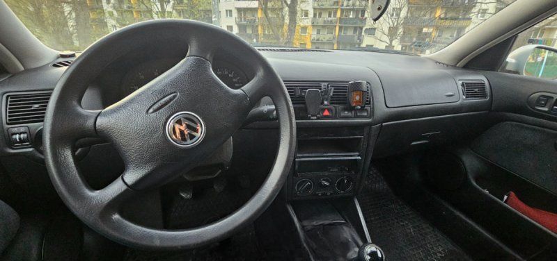 Sprzedam VW Golf IV z niezawodnym silnikiem 1.9 TD - 04